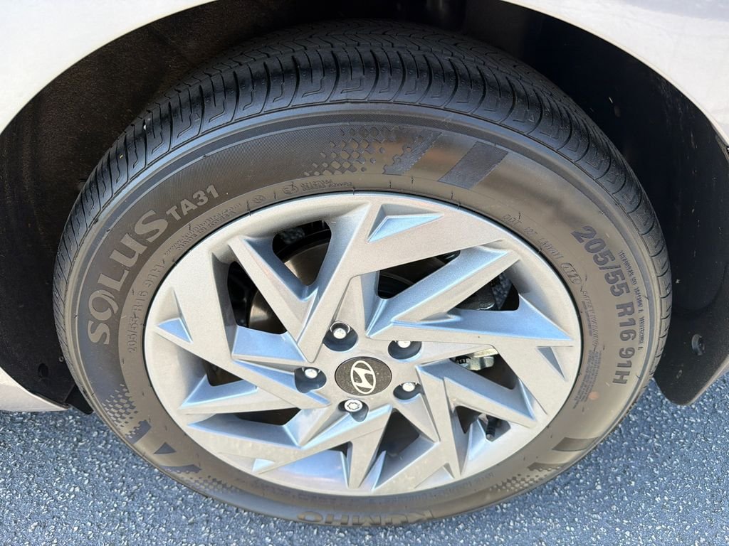 2025 Hyundai Elantra Blue - Photo 19