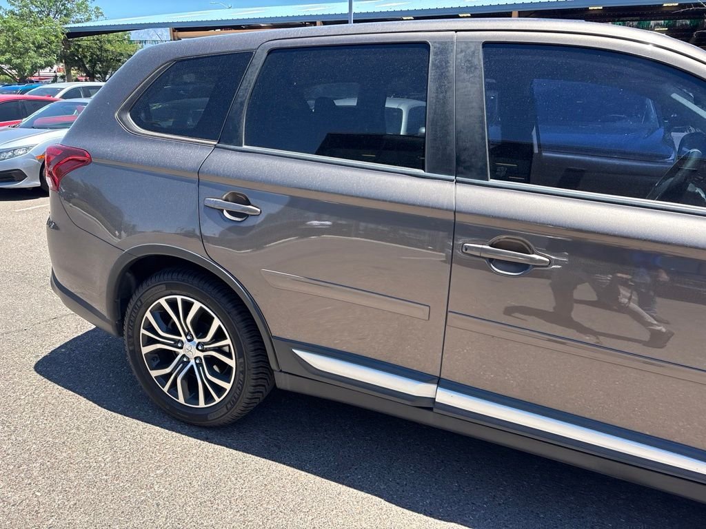 Used 2017 Brown Mitsubishi SE image 16