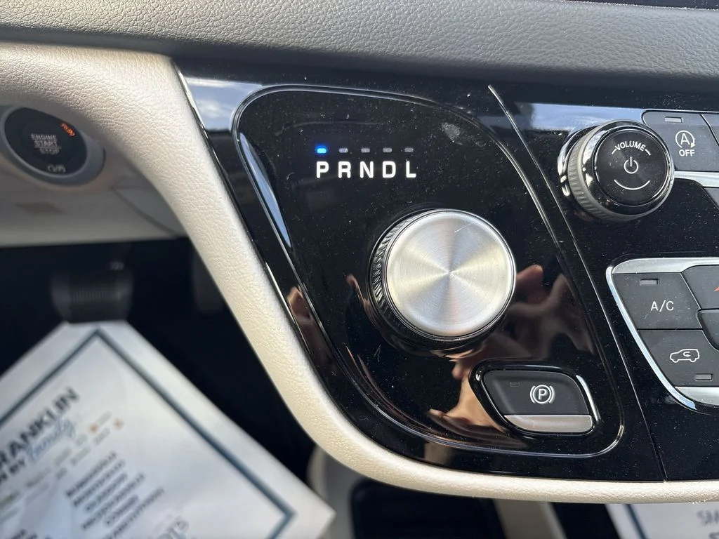 Used 2024 White Chrysler Touring L image 19