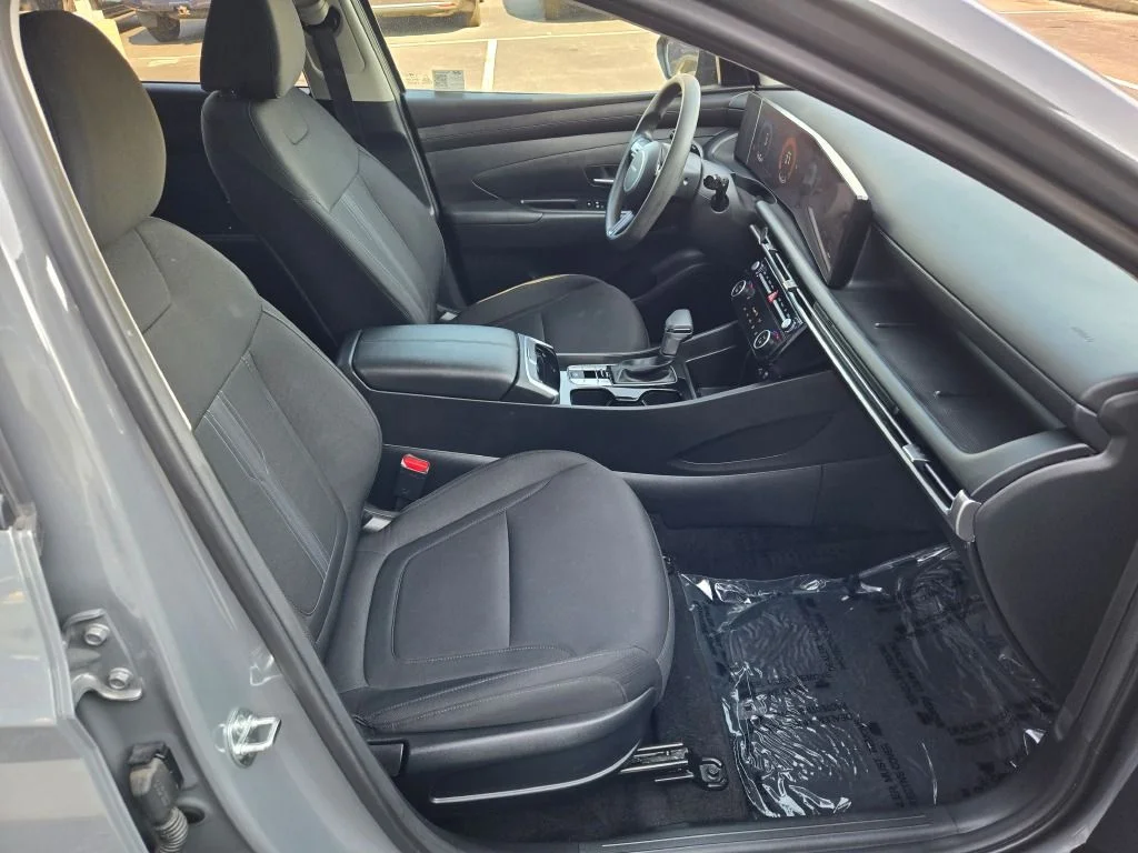 Used 2025 Gray Hyundai SEL image 6