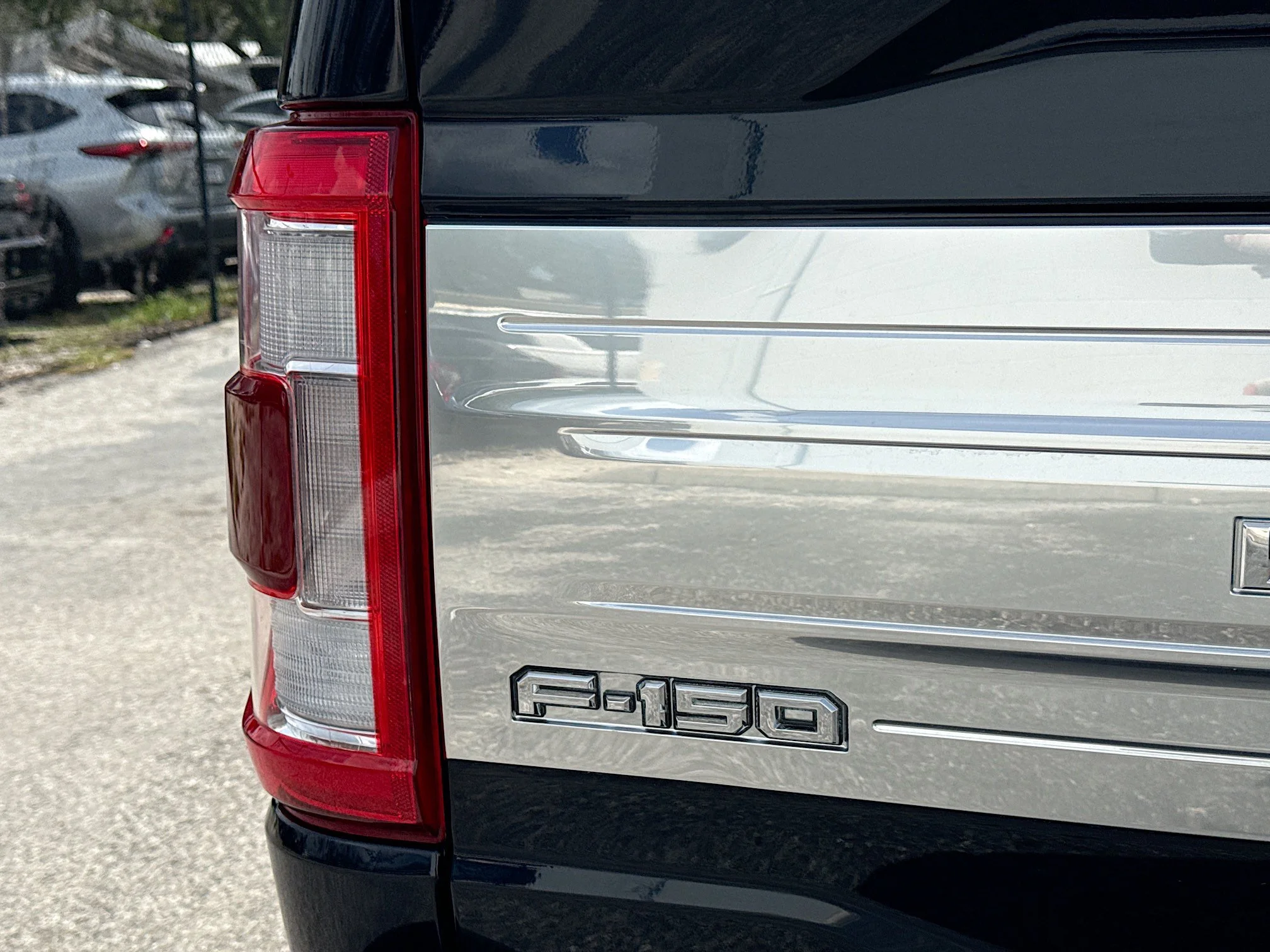 Used 2022 Blue Metallic Ford Limited image 10