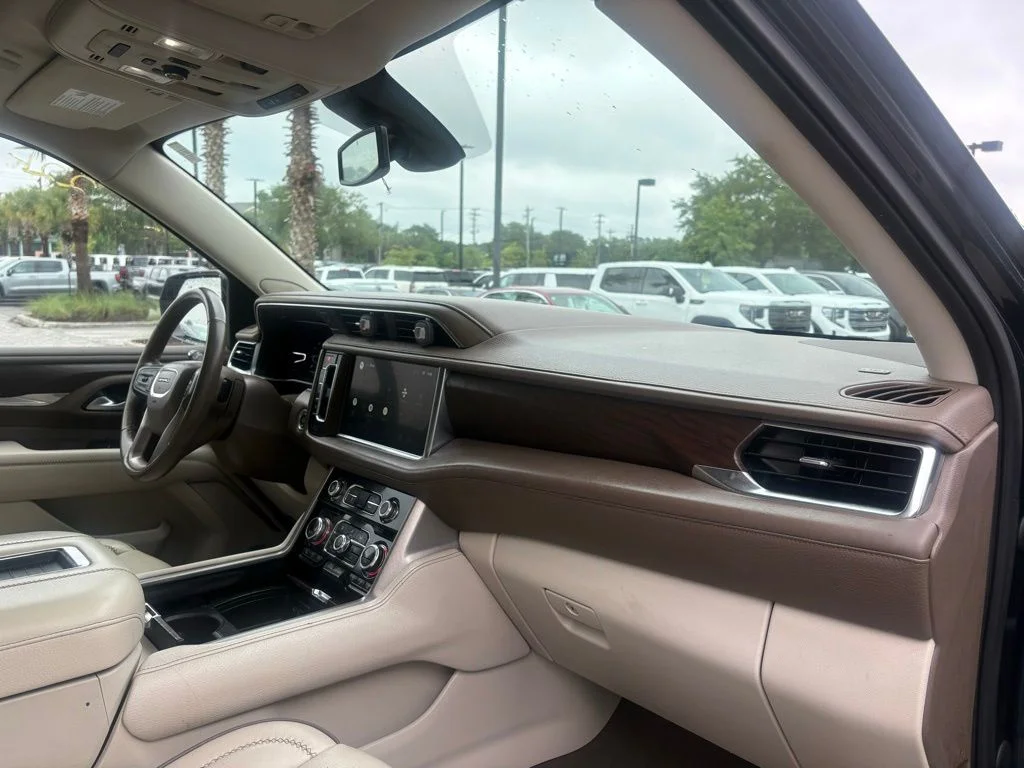 Used 2022 Hunter Green GMC Denali image 20