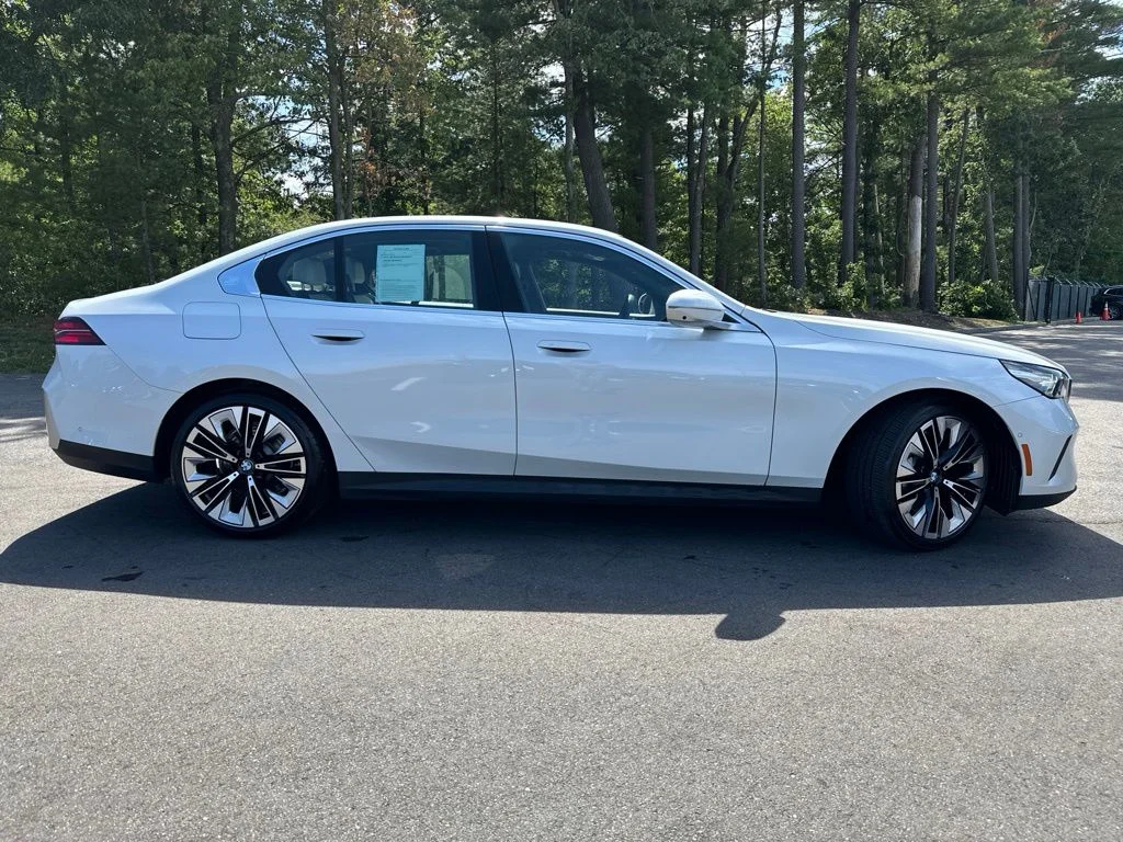 Used 2026 Mineral White Metallic BMW 530i xDrive image 8