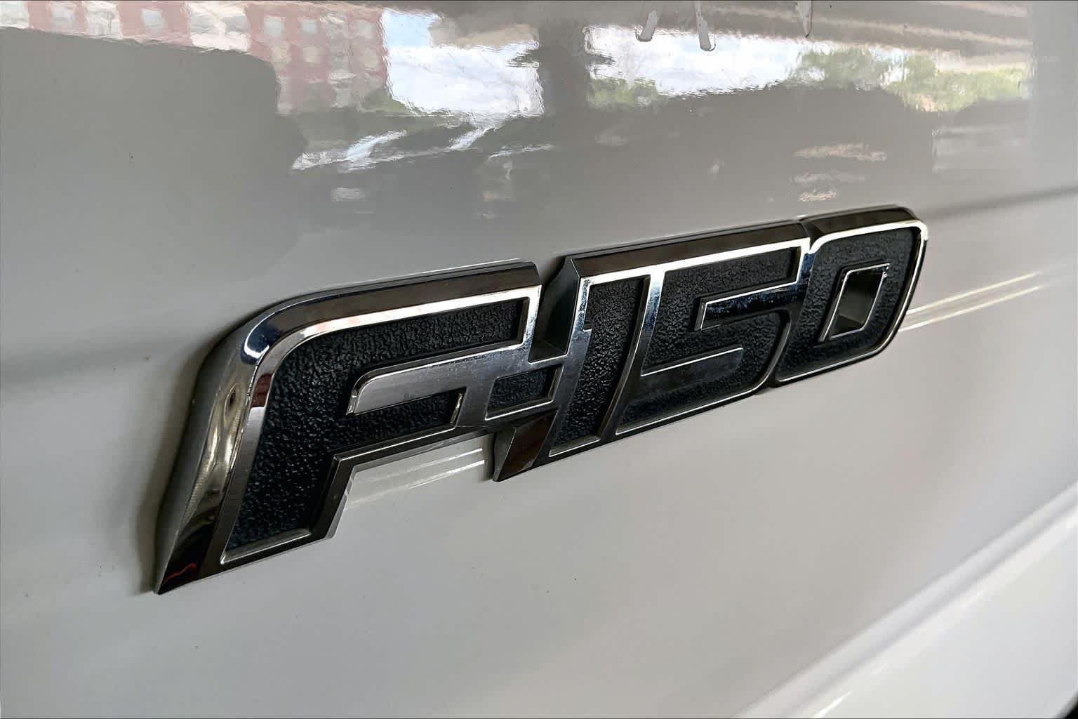 Used 2009 Oxford White Ford XL image 9