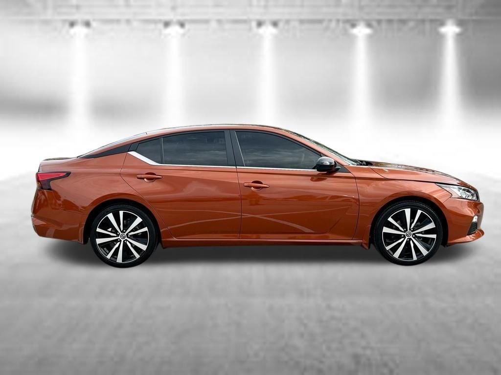 Used 2021 Orange Nissan 2.5 SR image 5