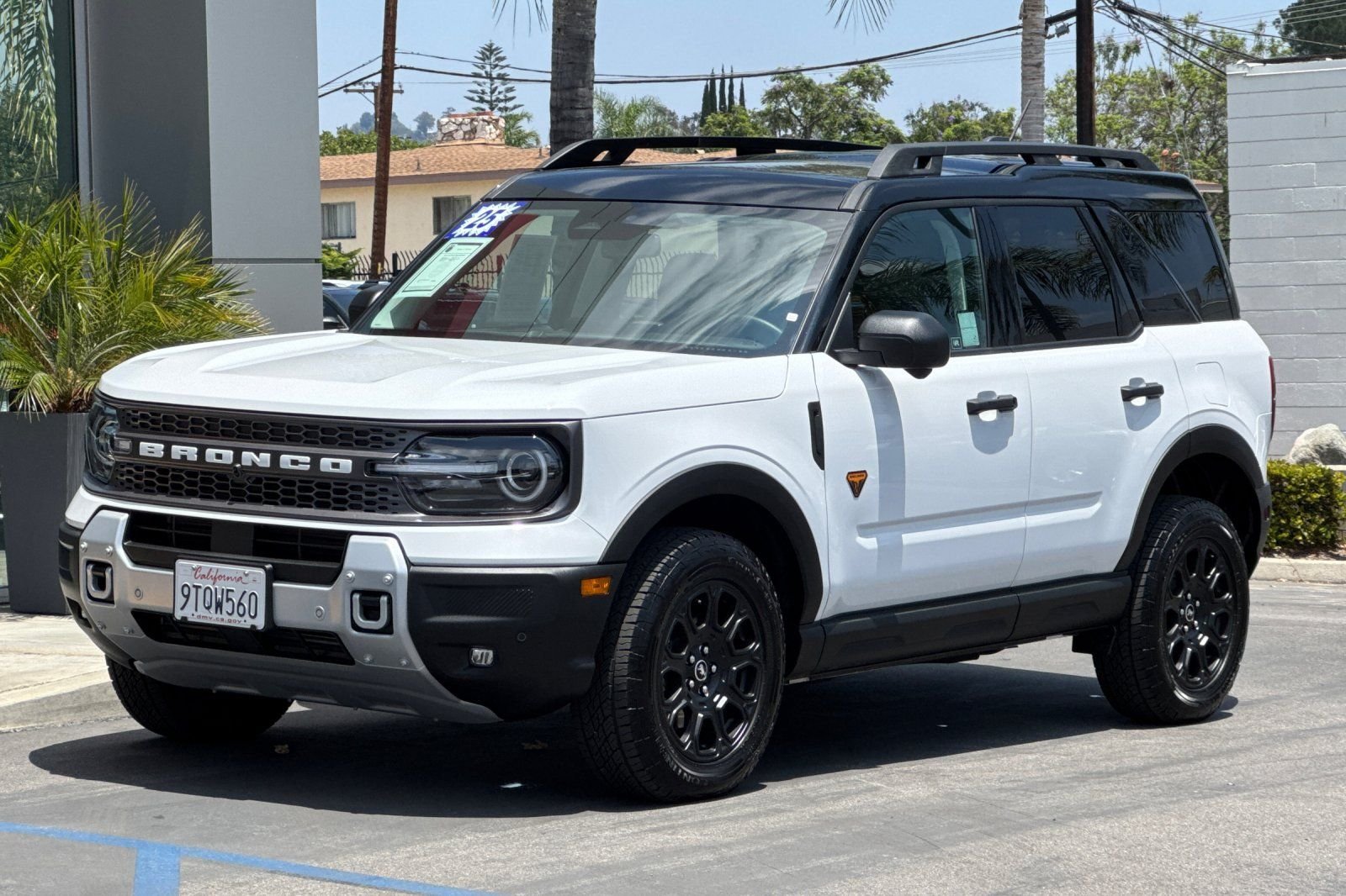 Used 2025 White Ford Badlands image 9