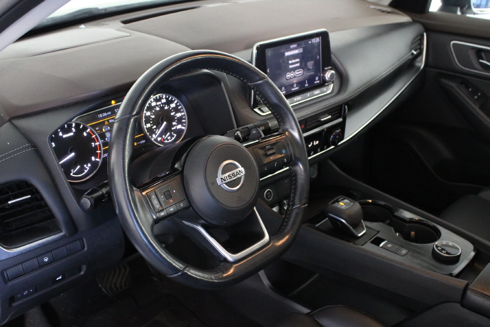 Used 2021 White Nissan SV image 25
