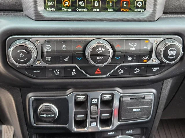 Used 2019 Black Jeep Unlimited Sahara image 16