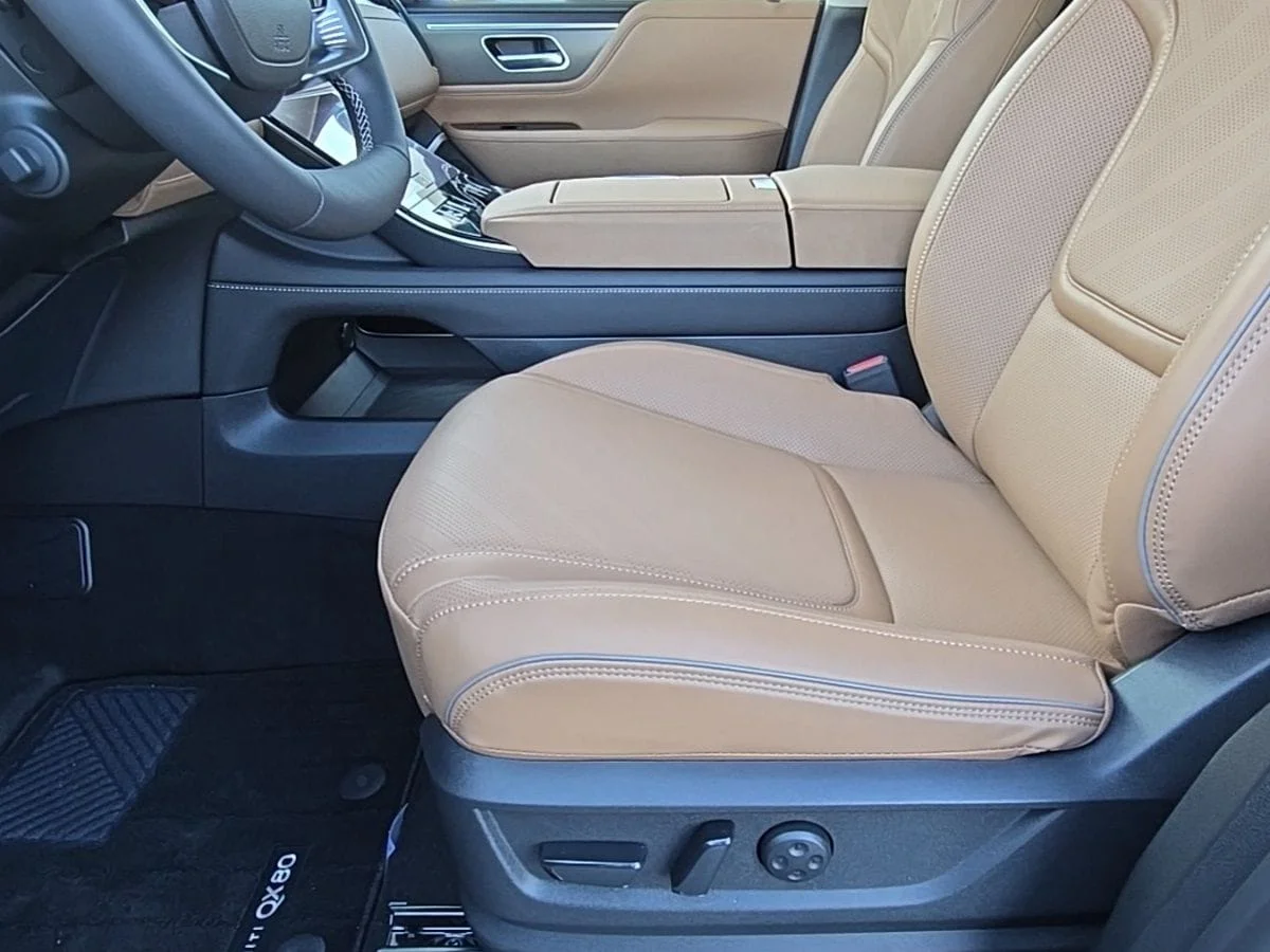 New 2026 BLACK OBSIDIAN INFINITI Luxe 4WD image 13