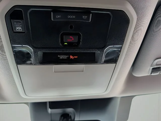 Used 2022 White Toyota SR5 image 36