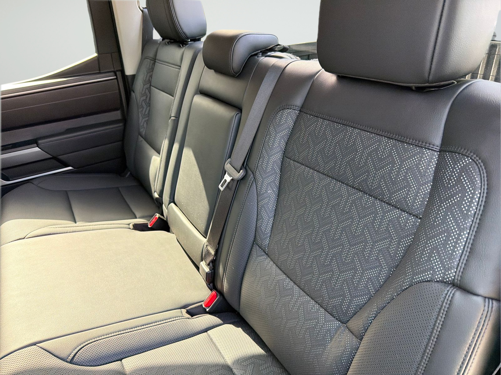 Used 2024 Ice Toyota SR5 image 35
