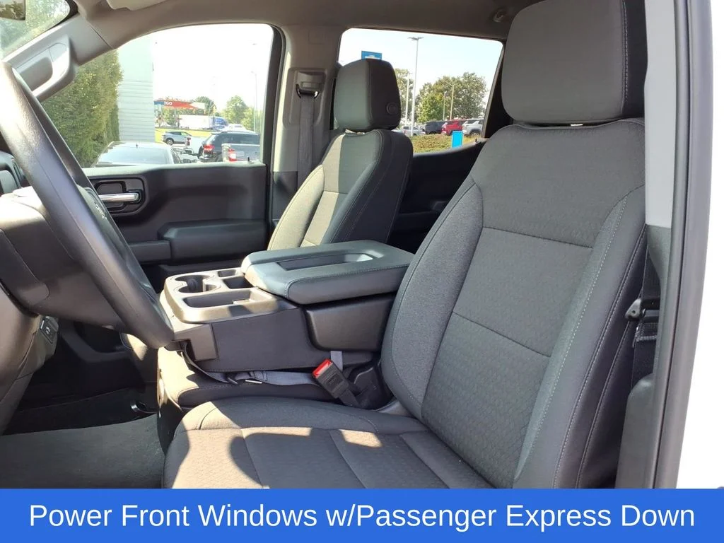 Used 2025 White Chevrolet Custom image 17