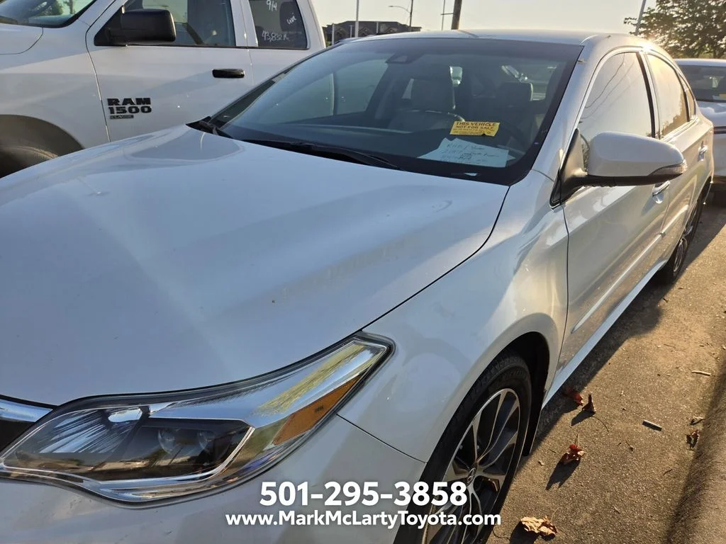 Used 2017 White Toyota XLE image 10