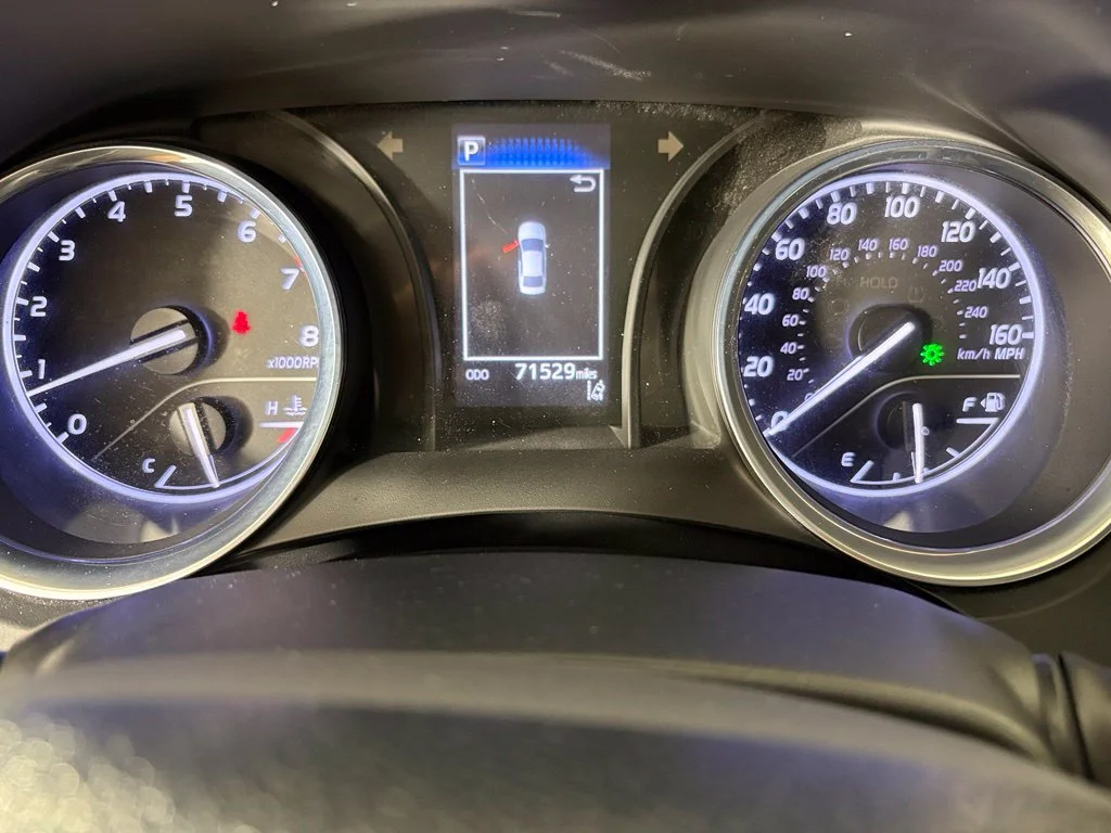 Used 2020 Silver Toyota LE image 25