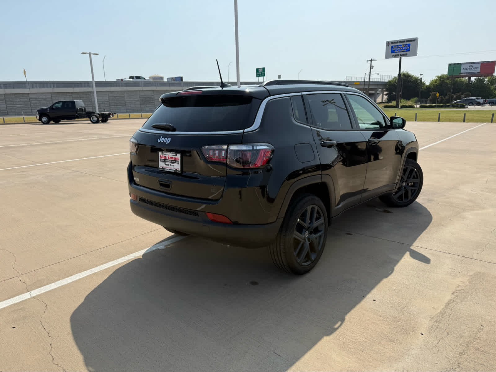 New 2026 Diamond Black Crystal Pearlcoat Jeep 85th Anniversary image 6