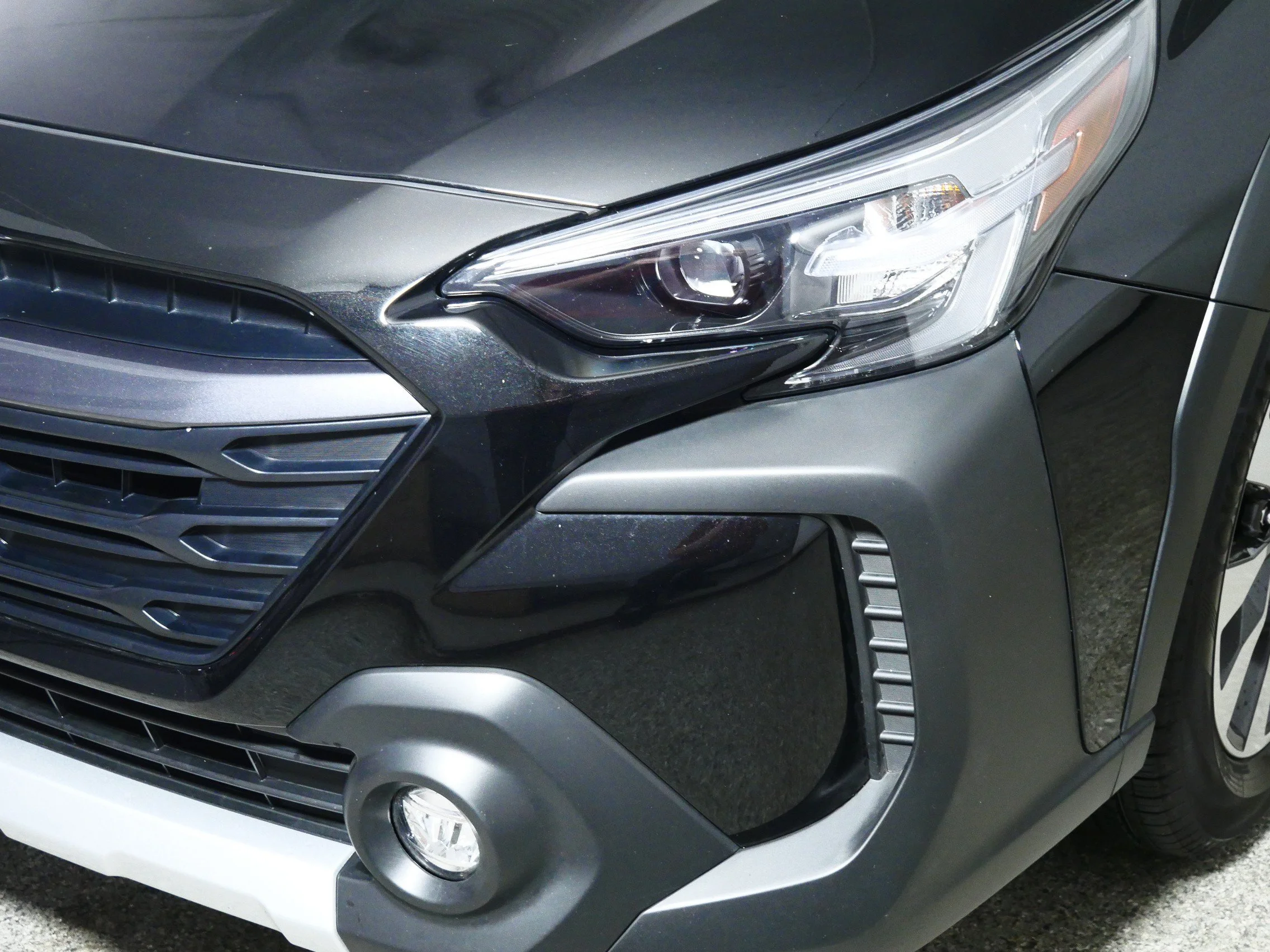 Used 2025 Crystal Black Silica Subaru Limited image 16