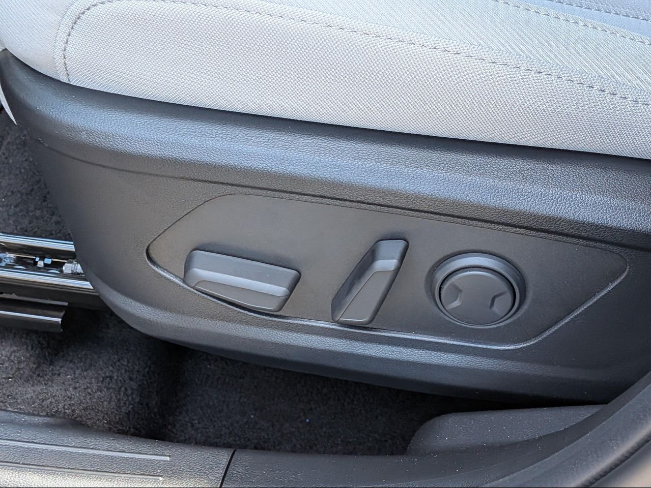 New 2026 Hampton Gray Hyundai SEL Plus FWD image 22