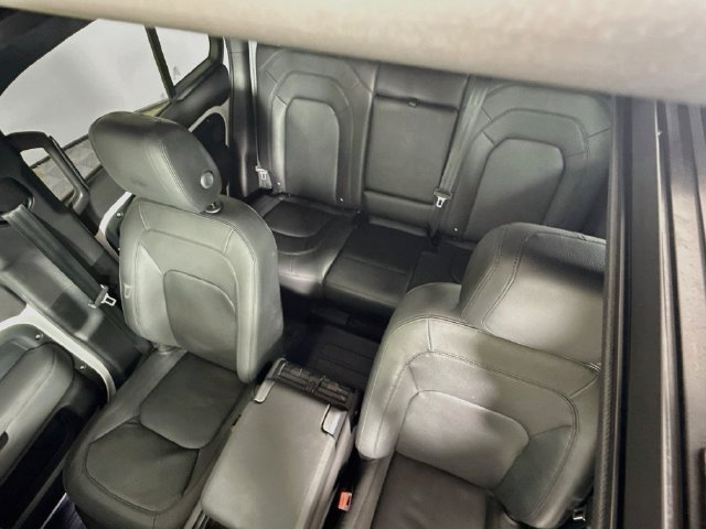 Used 2023 White Land Rover S image 14
