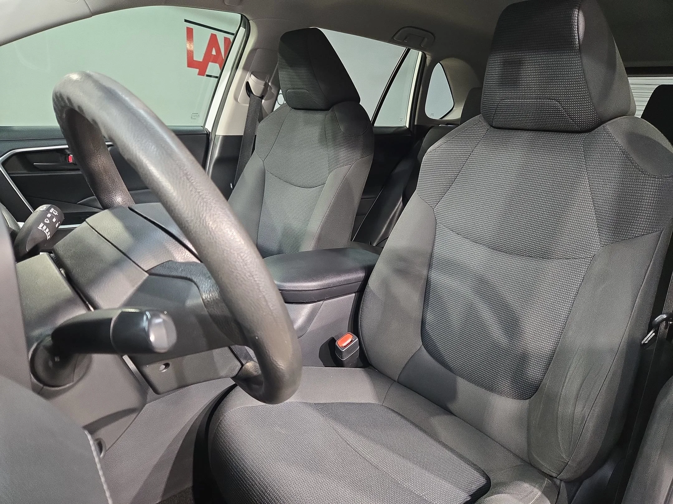 Used 2022 White Toyota LE image 23