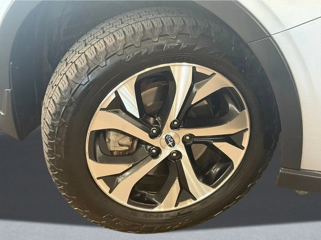 Used 2020 Silver Subaru Limited image 19