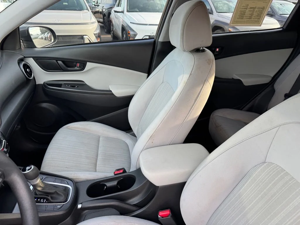Used 2023 Gray Hyundai SEL image 7