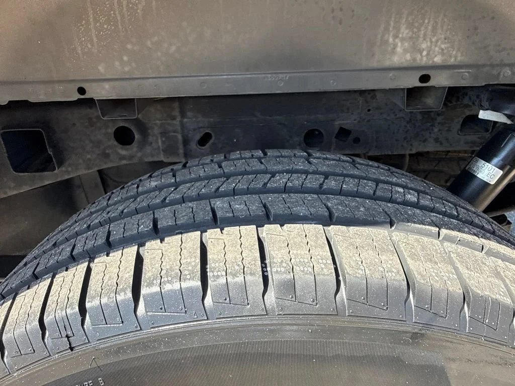 Used 2021  Ford XL image 38