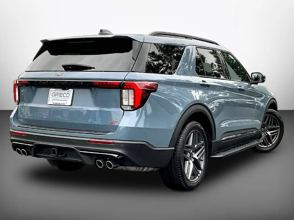 Used 2025 Vapor Blue Ford ST image 7