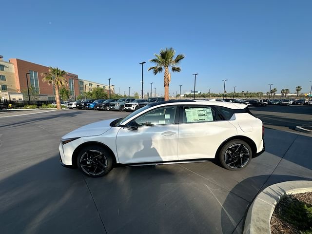 New 2026 Snow White Pearl Kia GT-Line image 4