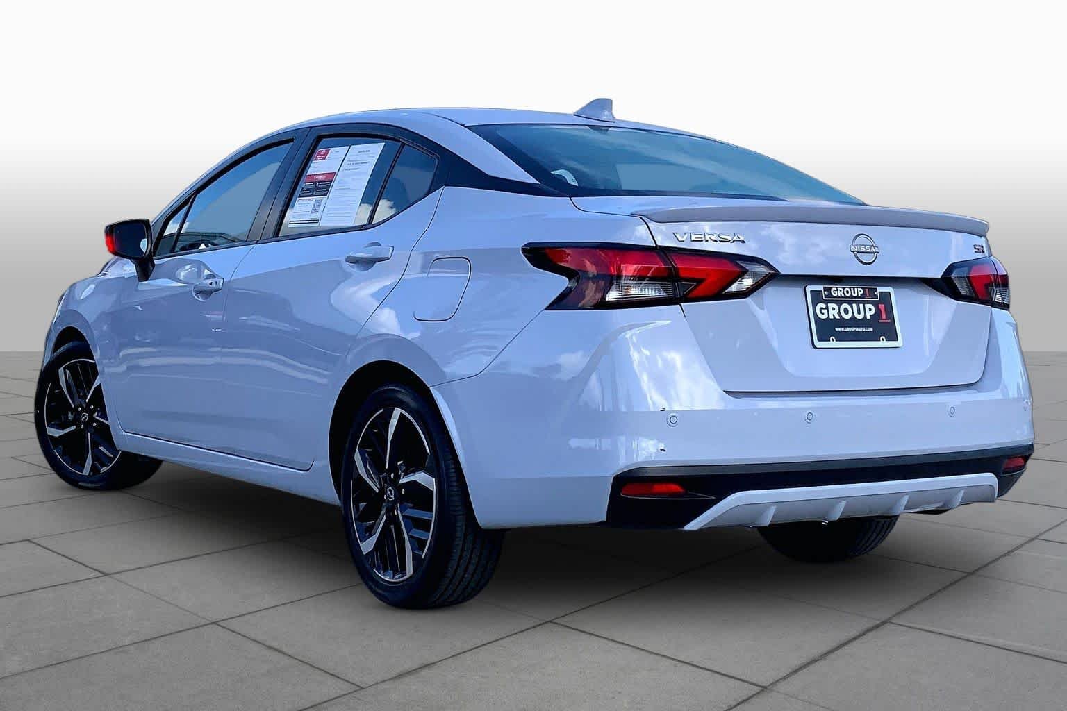 Used 2025 Gray Sky Pearl Nissan SR image 12