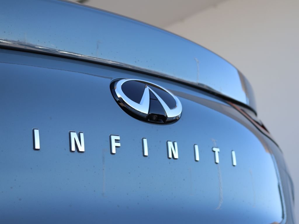 Certified Used 2025 Gray INFINITI LUXE image 24