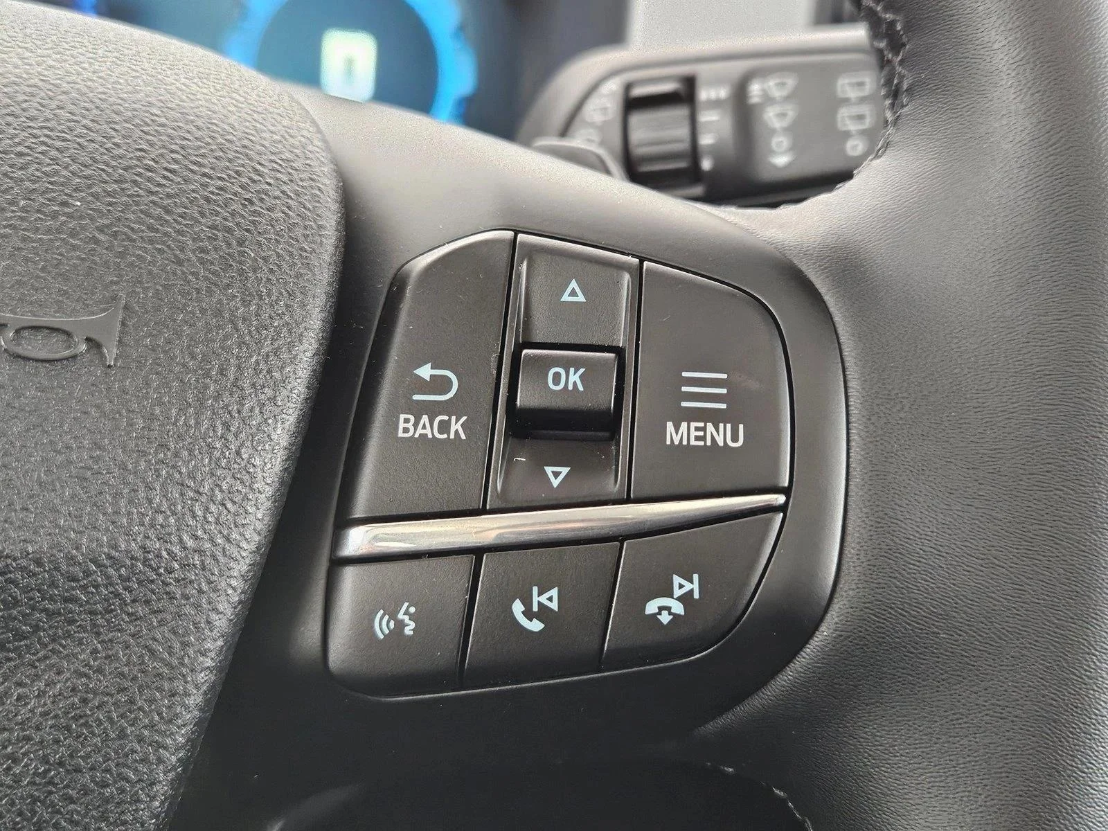 Used 2025 Oxford White Ford Badlands image 16