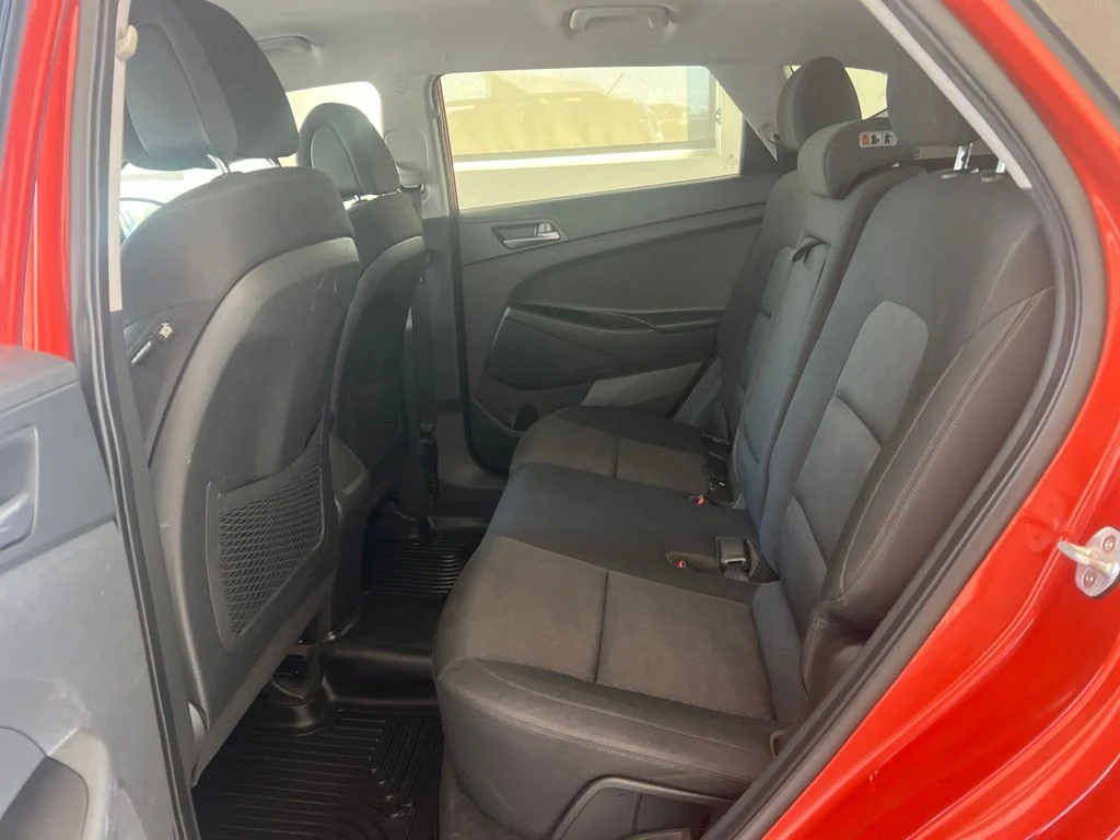 Used 2017 Sunset Hyundai SE image 22