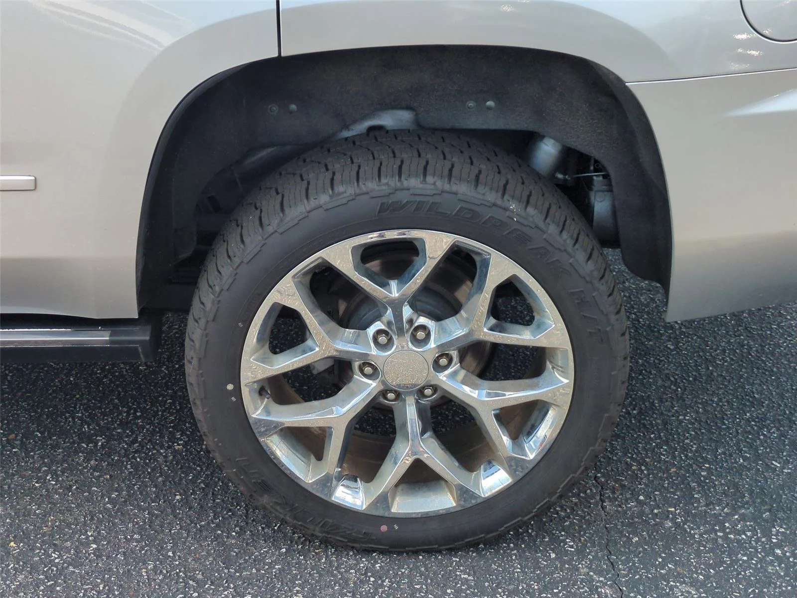 Used 2016 Silver Ice Metallic Chevrolet LTZ image 11