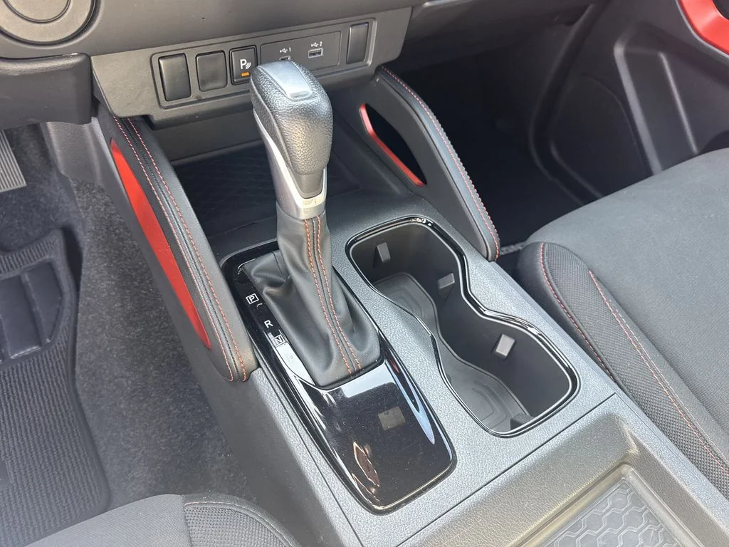 Used 2025 Black Nissan PRO-X image 30
