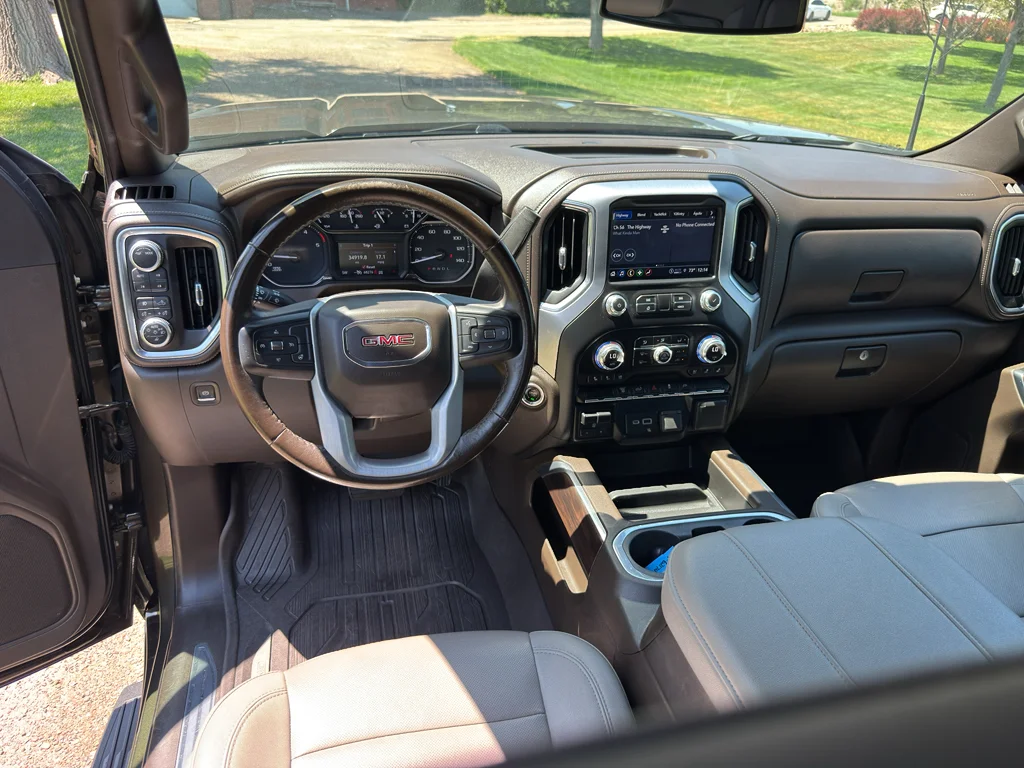 Used 2023 Forest Metallic GMC SLT image 32