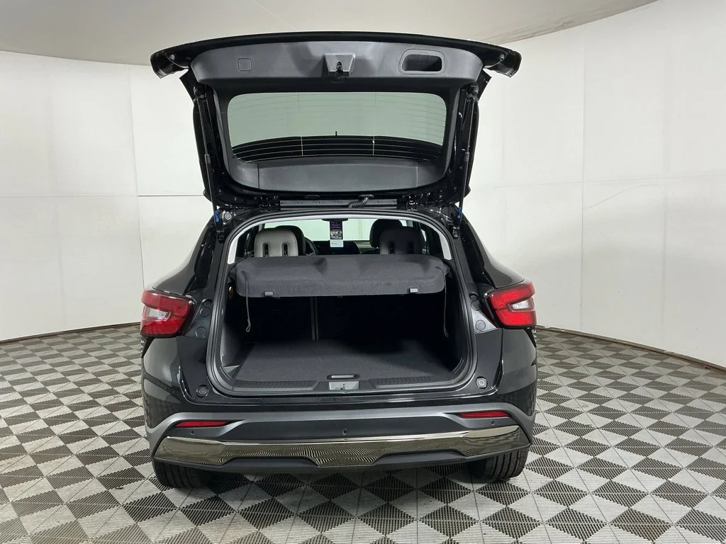 New 2026 Mosaic Black Metallic Chevrolet ACTIV image 9