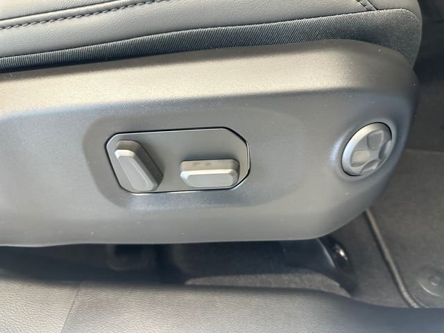 New 2026 Bright White Clearcoat Jeep Rubicon image 19