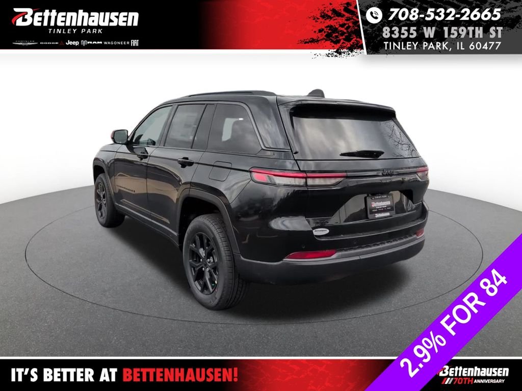 New 2026 Diamond Black Crystal Pearlcoat Jeep Altitude image 14