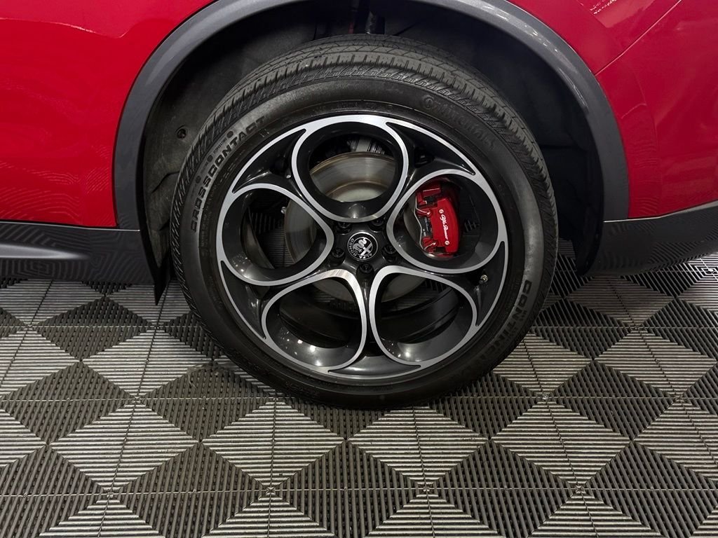 Used 2023 Alfa Rosso Alfa Romeo Ti image 11