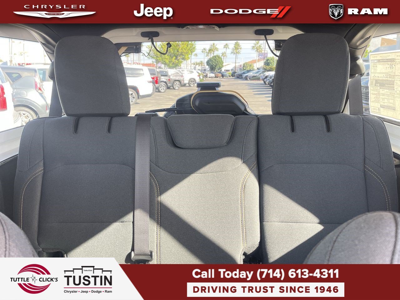 New 2026 Granite Crystal Metallic Clearcoat Jeep Sport S image 5