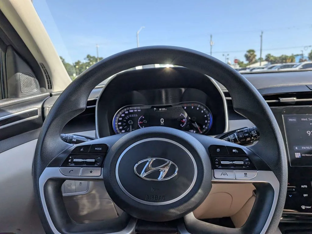 Used 2024 Black Hyundai SEL image 21
