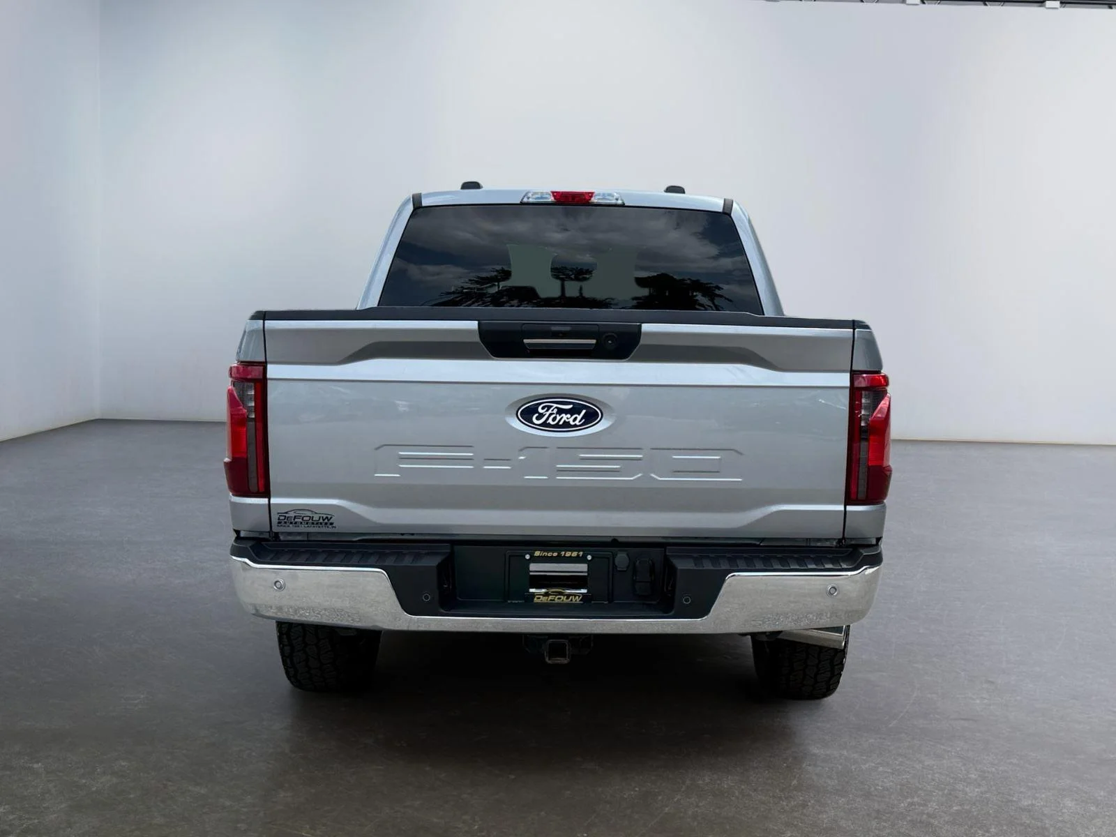 Used 2024 Iconic Silver Ford XLT image 4