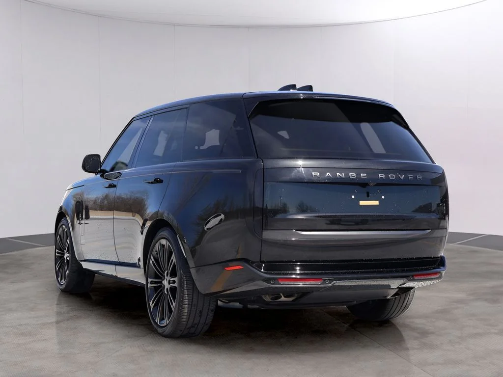 Certified Used 2024 Santorini Black Metallic Land Rover SE image 5