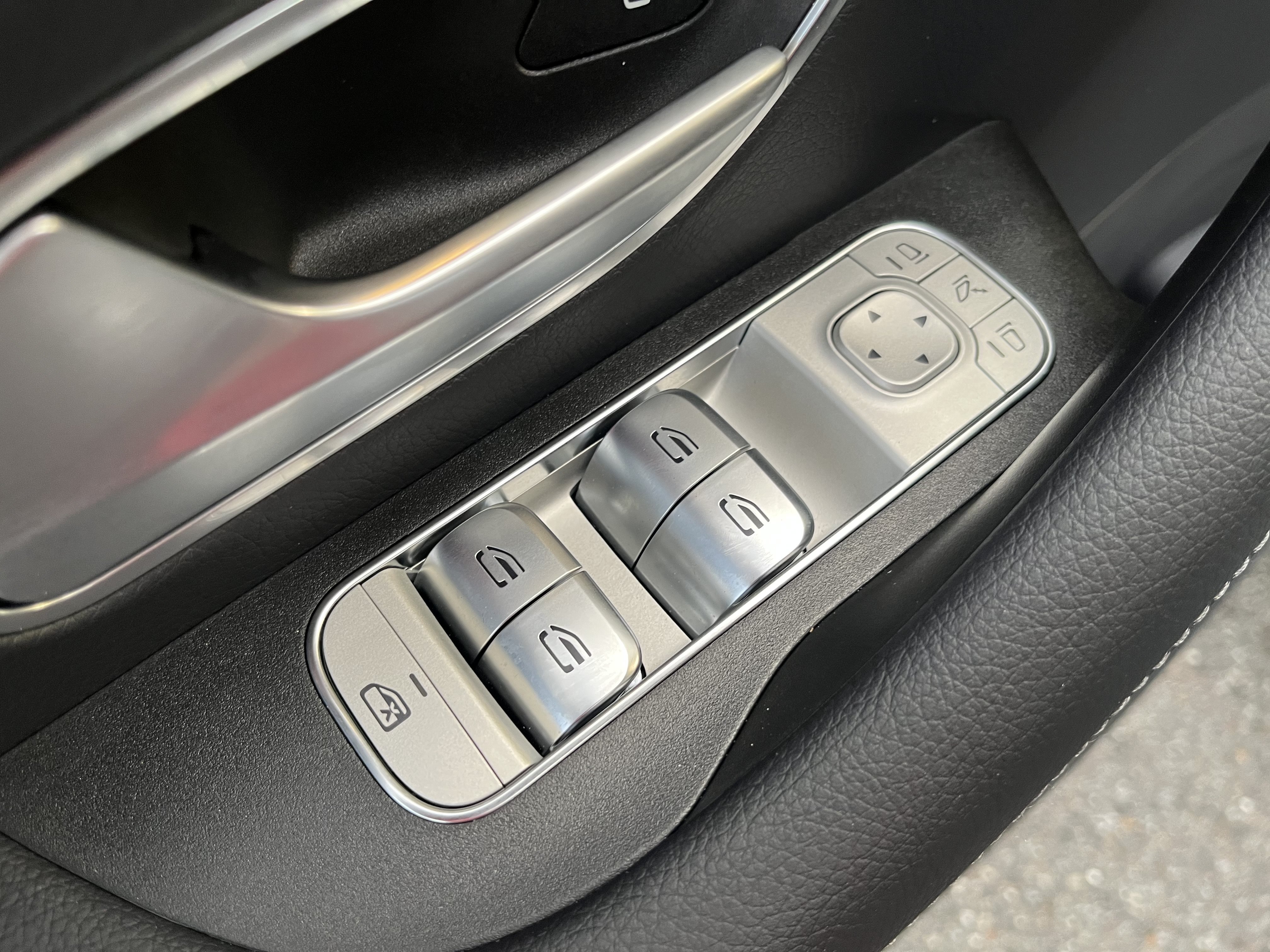 New 2026 SELENITE GREY Mercedes-Benz GLE 580 image 13