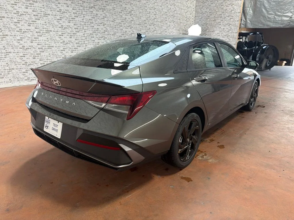 New 2026 Amazon Gray Hyundai SEL Sport image 7