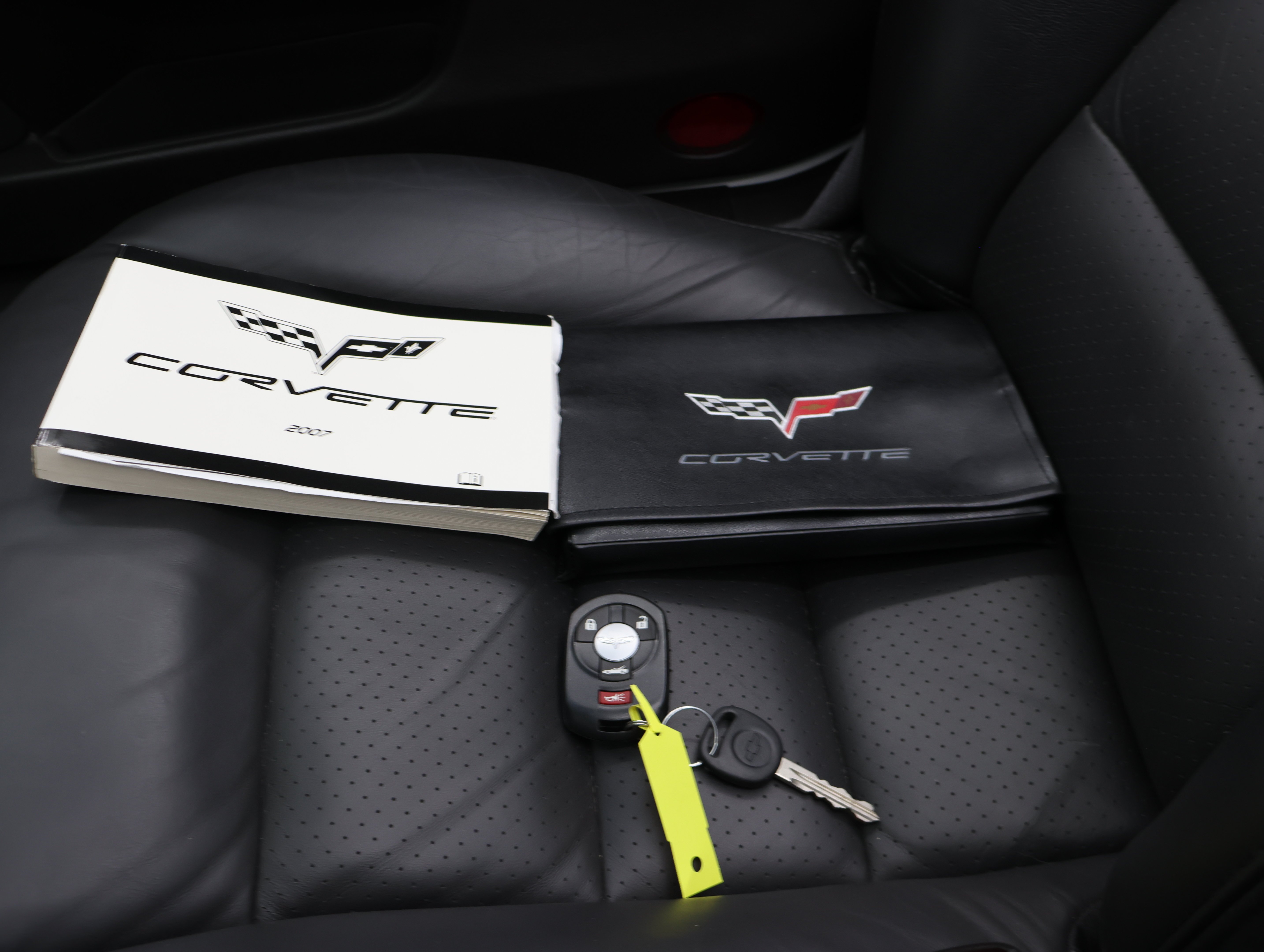 Used 2007 Arctic White Chevrolet  image 50