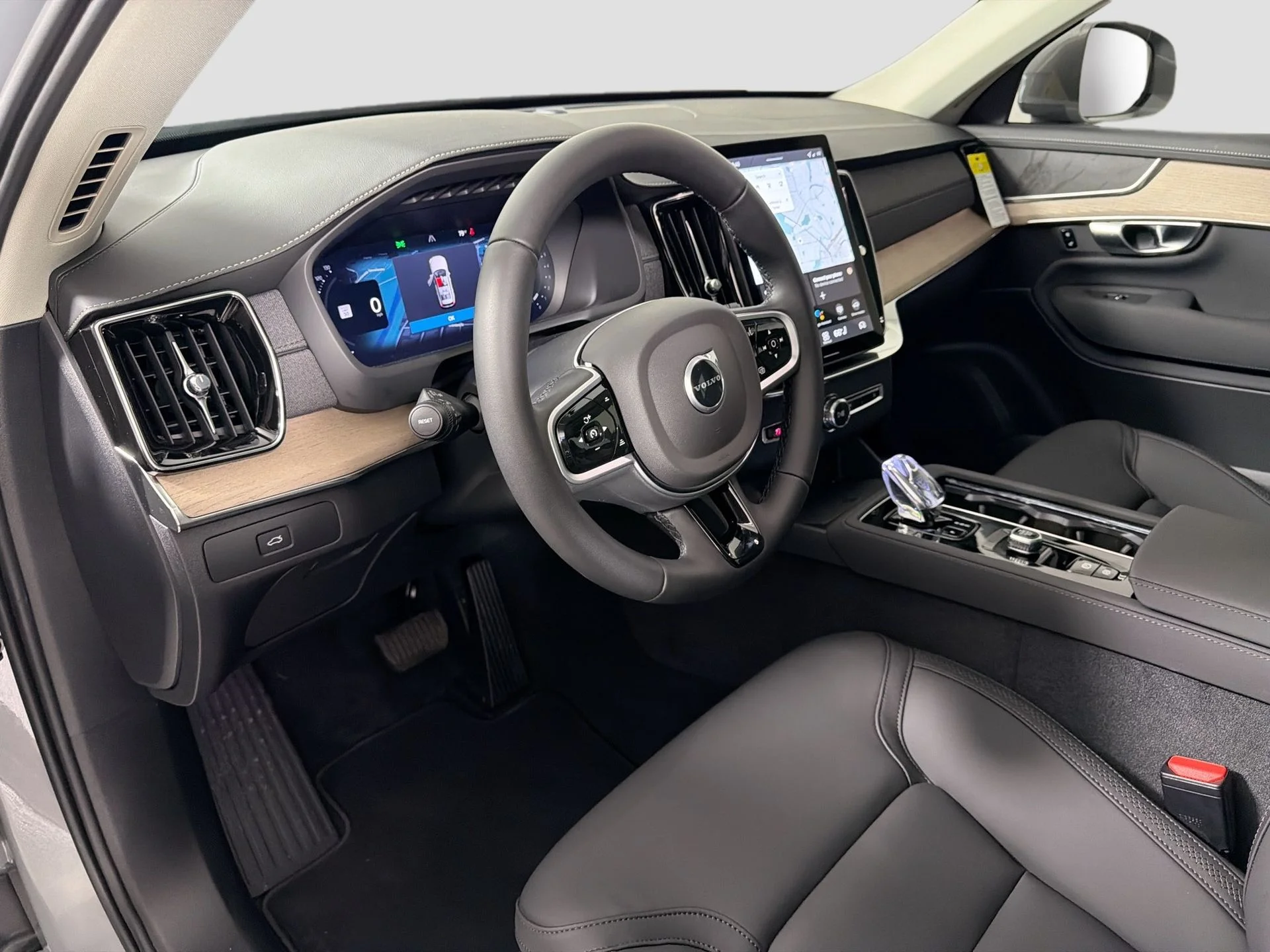 New 2026 Vapour Grey Volvo Core image 10