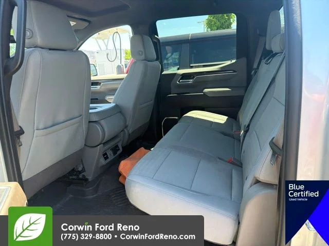 Used 2022 Silver Ice Metallic Chevrolet LT image 18