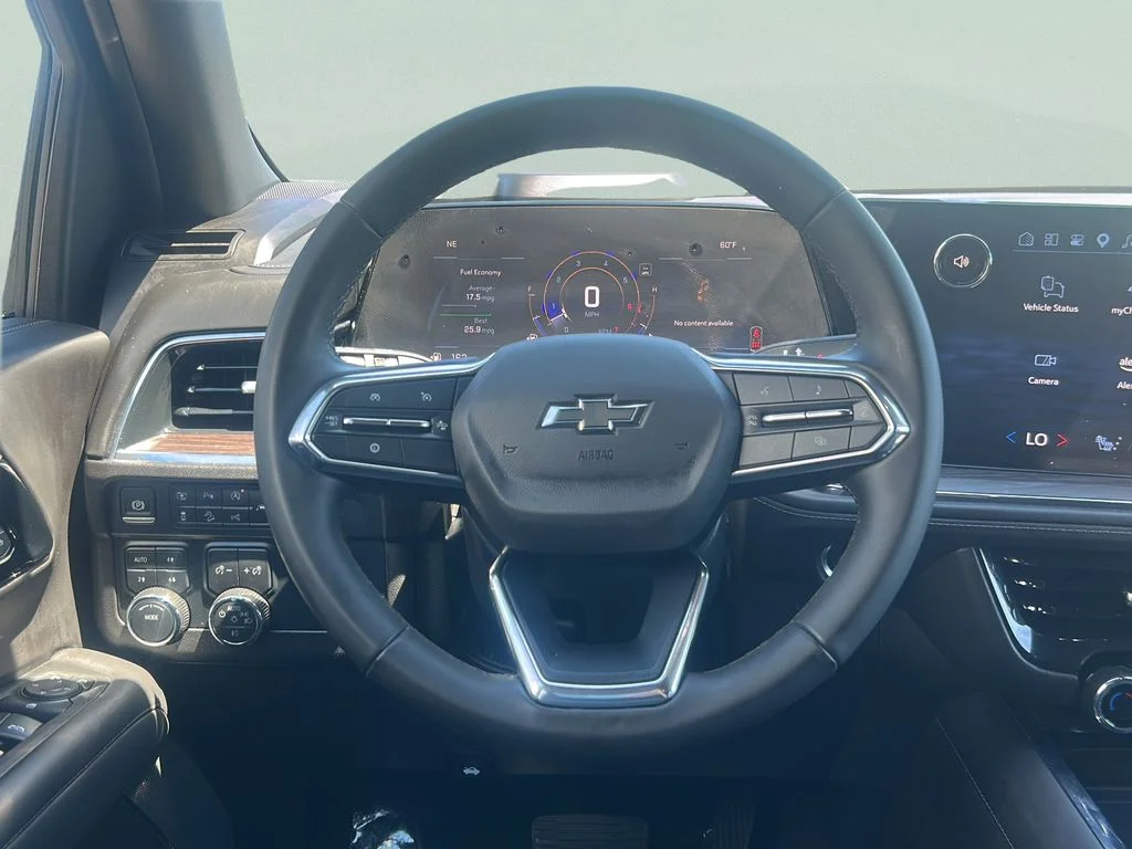 Used 2025 Gray Chevrolet Z71 image 8