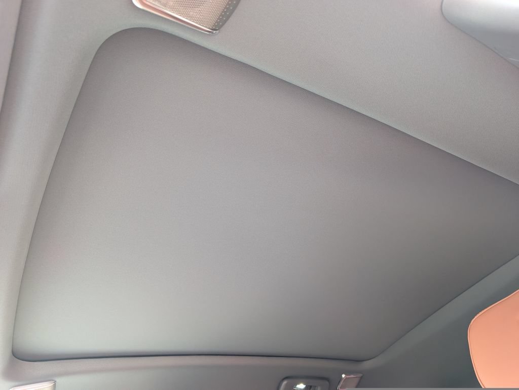 2027 Cadillac OPTIQ Premium Luxury - Photo 14